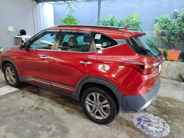 https://images10.gaadi.com/usedcar_image/4530865/original/processed_2aba2d310a7ac6271e3f5784aab9b749.jpg?imwidth=6402