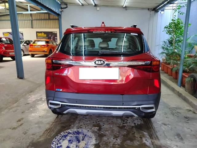 https://images10.gaadi.com/usedcar_image/4530865/original/processed_4581b1ce72c5bcfef38c23bf4e3f3b27.jpg?imwidth=6401