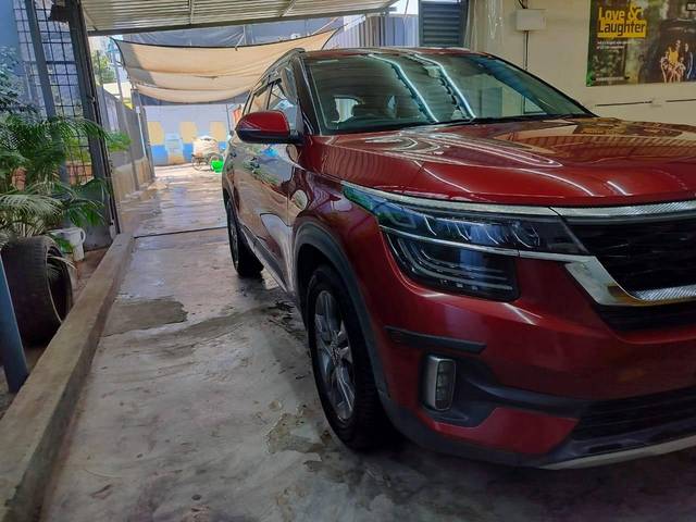 https://images10.gaadi.com/usedcar_image/4530865/original/processed_5877e0d429c9884caef5d8212e16c014.jpg?imwidth=6400