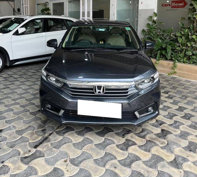 https://images10.gaadi.com/usedcar_image/4530868/original/processed_e005205825ea3f9d80397d43e2a60607.jpg?imwidth=6401