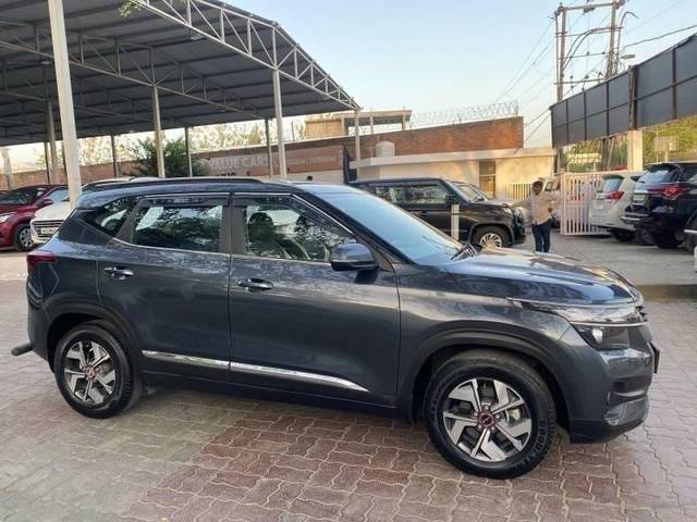 https://images10.gaadi.com/usedcar_image/4530876/original/processed_a954fac0-ccad-4afc-80a3-cbe67ce216bd.jpg?imwidth=6401