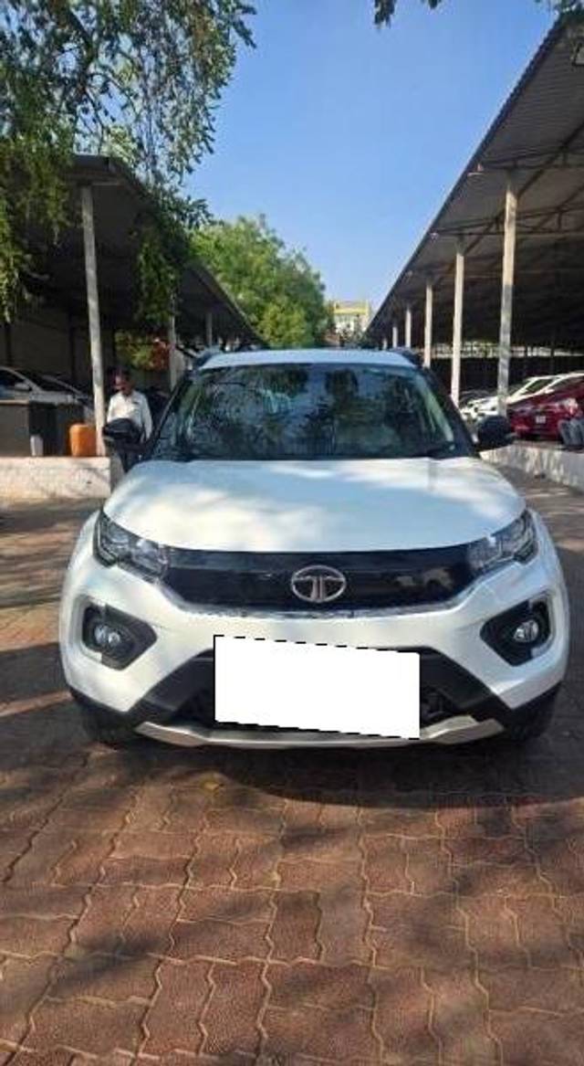 https://images10.gaadi.com/usedcar_image/4530880/original/processed_84debc95-9d1e-42af-bebd-ea89cd11b959.jpg?imwidth=6400