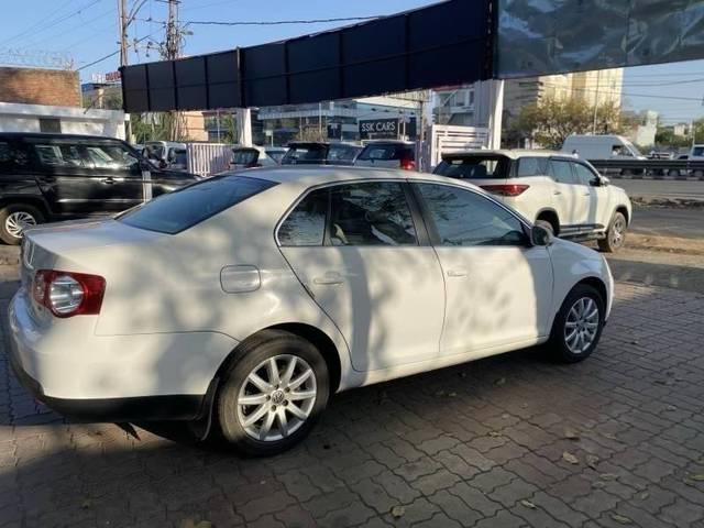 https://images10.gaadi.com/usedcar_image/4530881/original/processed_423c2a17-22d0-4b70-ad17-6b734b59c5ec.jpg?imwidth=6402