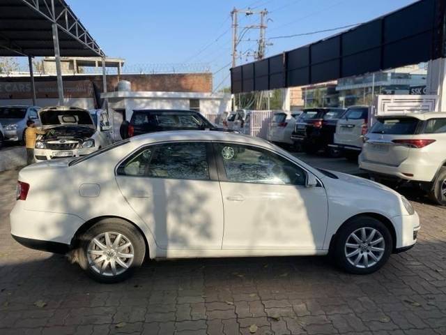 https://images10.gaadi.com/usedcar_image/4530881/original/processed_850693ae-0510-4b88-8c58-85253ee42f67.jpg?imwidth=6401