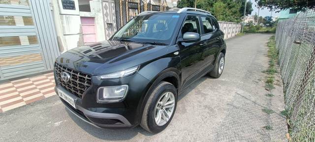 https://images10.gaadi.com/usedcar_image/4530911/original/processed_a96ad0a13e069837f784a2f2cc0c67f8.jpg?imwidth=6401