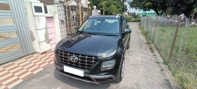 https://images10.gaadi.com/usedcar_image/4530911/original/processed_f1cf15f62cc3d147d9aa6f786c127665.jpg?imwidth=6402
