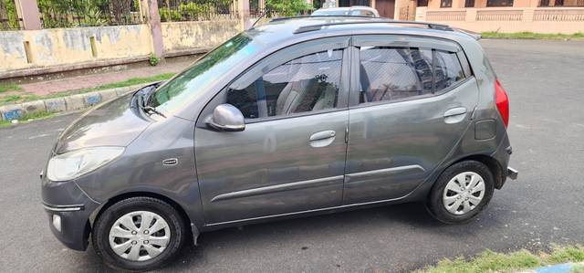 https://images10.gaadi.com/usedcar_image/4530924/original/processed_5bc3c2bb7058d0ac36747905354846f3.jpg?imwidth=6401