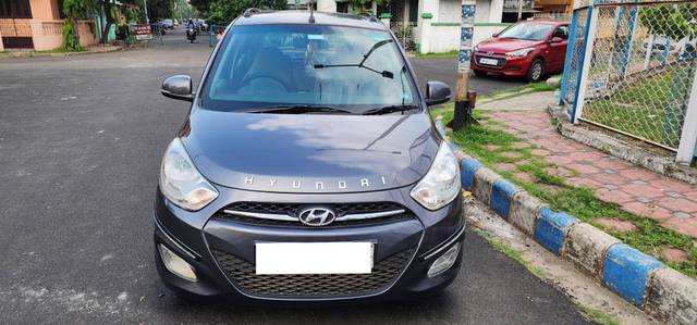https://images10.gaadi.com/usedcar_image/4530924/original/processed_c8507e5e03d71ea1e26d5a8d606d73aa.jpg?imwidth=6400