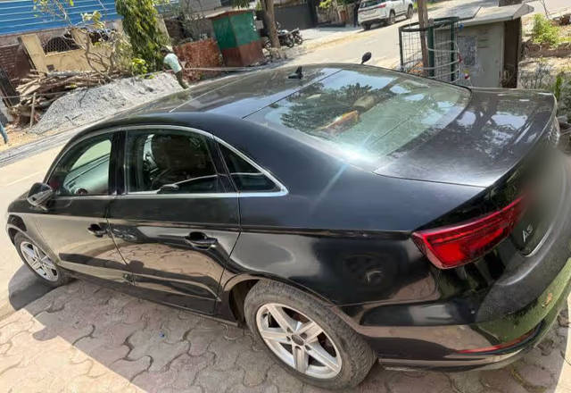 https://images10.gaadi.com/usedcar_image/4530930/original/ef6546b1-4a14-4cf7-ac35-1d883cab3768.?imwidth=6400