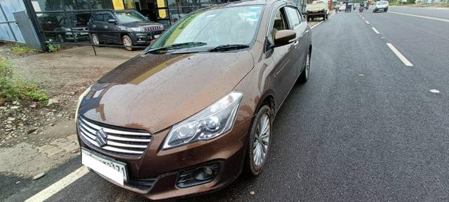 https://images10.gaadi.com/usedcar_image/4530936/original/processed_7a45eaa12c3966a290c93fb45c6c30b5.jpg?imwidth=6402