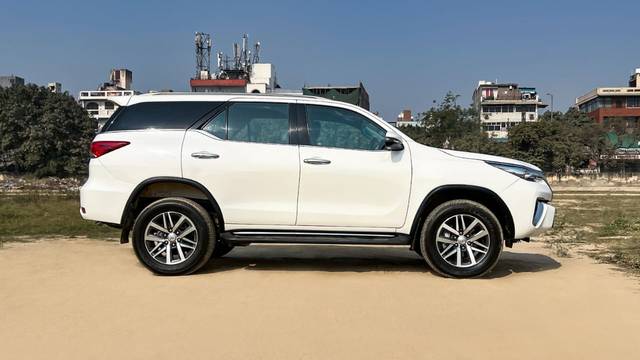 https://images10.gaadi.com/usedcar_image/4530938/original/496227caa07e332ed7999fe0f1aadf79.jpg?imwidth=6401