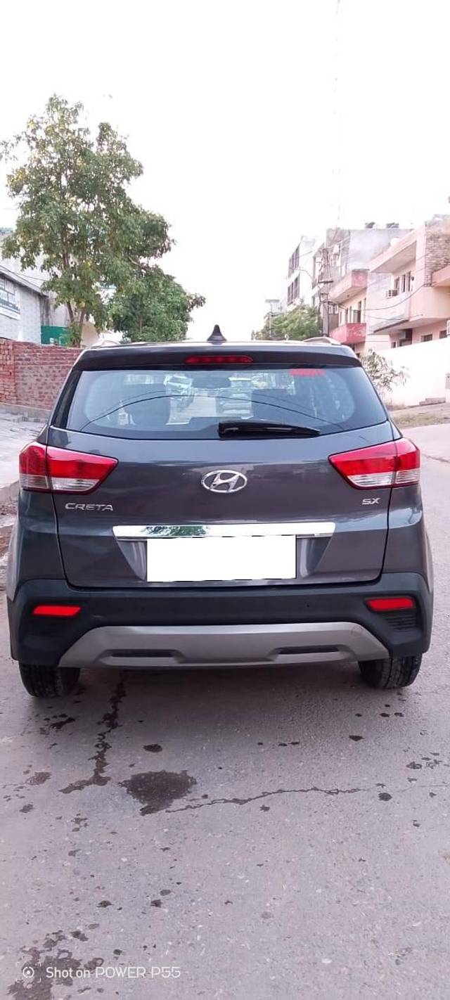 https://images10.gaadi.com/usedcar_image/4530939/original/processed_b8b34ebced22d3dd8f48e3eac14c2fd2.jpg?imwidth=6402