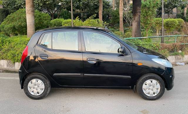 https://images10.gaadi.com/usedcar_image/4530940/original/5abcdfb8996f47e274b6ae2d63e916ae.jpg?imwidth=6401