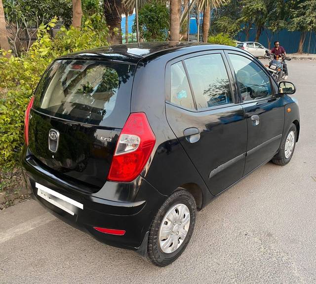 https://images10.gaadi.com/usedcar_image/4530940/original/processed_d8e2593529bd0e0e55bc9945b3de6f4a.jpg?imwidth=6402