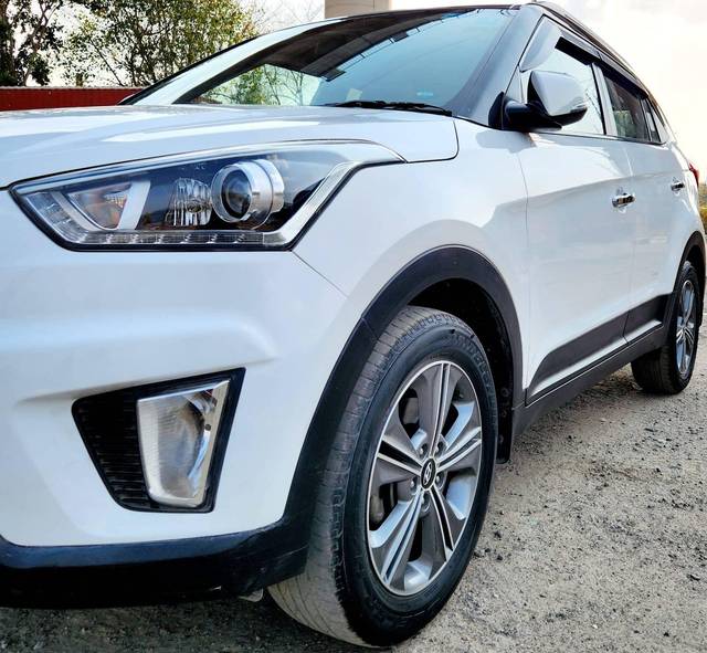 https://images10.gaadi.com/usedcar_image/4530947/original/processed_8b8fced129243f92db4ded9f265fce4b.jpg?imwidth=6400