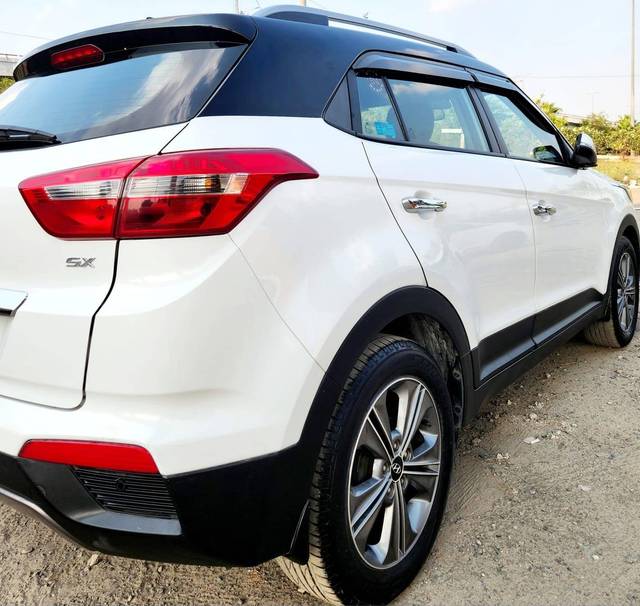 https://images10.gaadi.com/usedcar_image/4530947/original/processed_fca0e93e3802fa4257b275c22e1eb90b.jpg?imwidth=6402