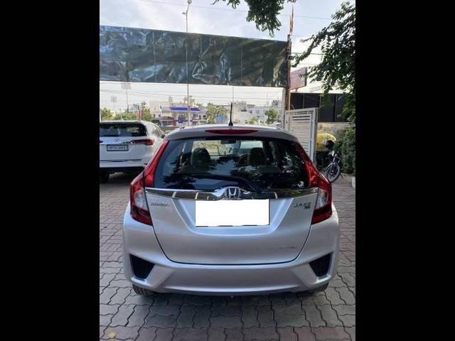 https://images10.gaadi.com/usedcar_image/4530948/original/processed_c8e7cb31-8b3e-454f-9463-3489007a32b8.jpg?imwidth=6401