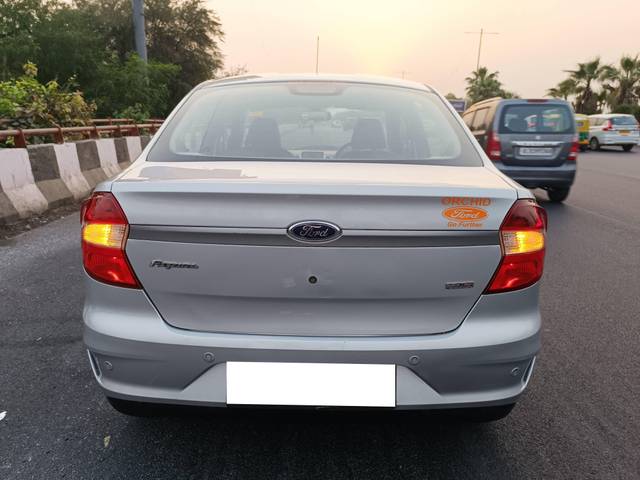 https://images10.gaadi.com/usedcar_image/4530951/original/processed_f217a6a6ec70b88f04dcb658668a9b87.jpg?imwidth=6401