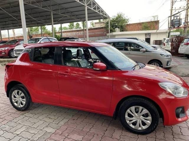 https://images10.gaadi.com/usedcar_image/4530961/original/processed_4882a76d-1944-4cc8-ba83-44b7807c87f4.jpg?imwidth=6401