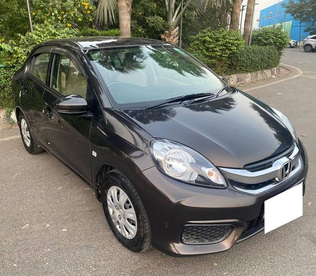 https://images10.gaadi.com/usedcar_image/4530975/original/processed_0ac514e722a8096d37c91db7ac2387c4.jpg?imwidth=6400