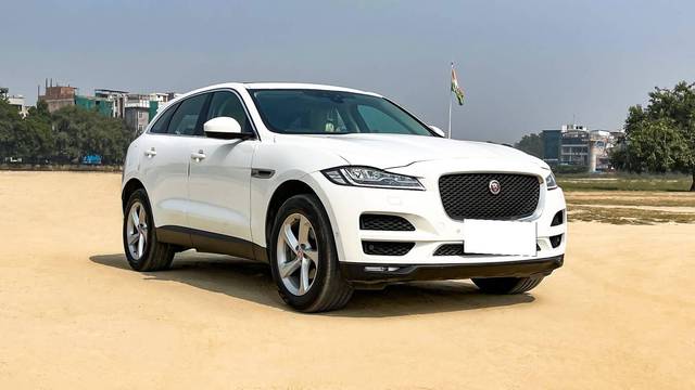 https://images10.gaadi.com/usedcar_image/4530977/original/processed_e1e001582448de5789d1aea5bae0270e.jpg?imwidth=6400