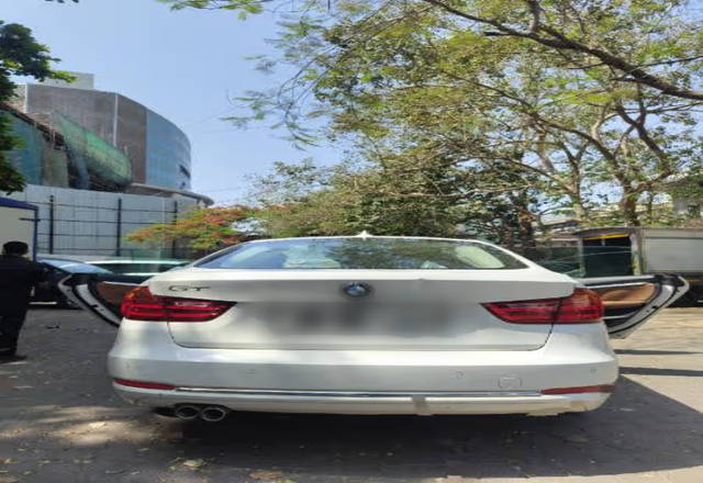https://images10.gaadi.com/usedcar_image/4530981/original/c1cfcfe6-ce74-4c3b-a330-748a91cb225a.?imwidth=6401
