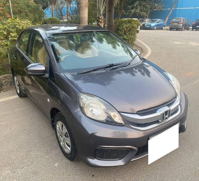 https://images10.gaadi.com/usedcar_image/4530987/original/processed_289a671ade0b711d0e3bd54b2f543e71.jpg?imwidth=6400