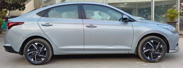 https://images10.gaadi.com/usedcar_image/4531003/original/b65262d5ffbd23b9e5404aabc80c3c49.jpeg?imwidth=6401