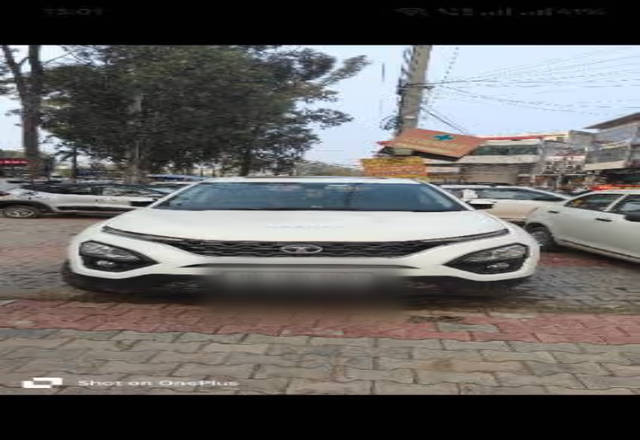 https://images10.gaadi.com/usedcar_image/4531020/original/1e93e9a7-f7be-4fdd-88e7-87d2e15300a7.?imwidth=6400