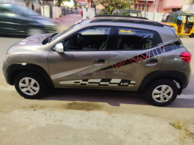 https://images10.gaadi.com/usedcar_image/4531024/original/e0832587dc745bc1f69c40e2e1825240.jpg?imwidth=6401