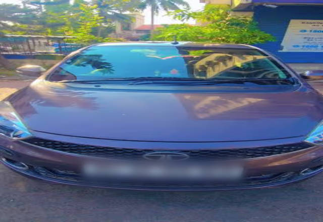 https://images10.gaadi.com/usedcar_image/4531071/original/a9984ca2-9a05-4774-a2cc-ed49145ff88b.?imwidth=6400