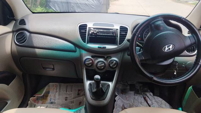 https://images10.gaadi.com/usedcar_image/4531072/original/6b1f921ebd110a52fb4dd04b85e52b14.jpg?imwidth=6402