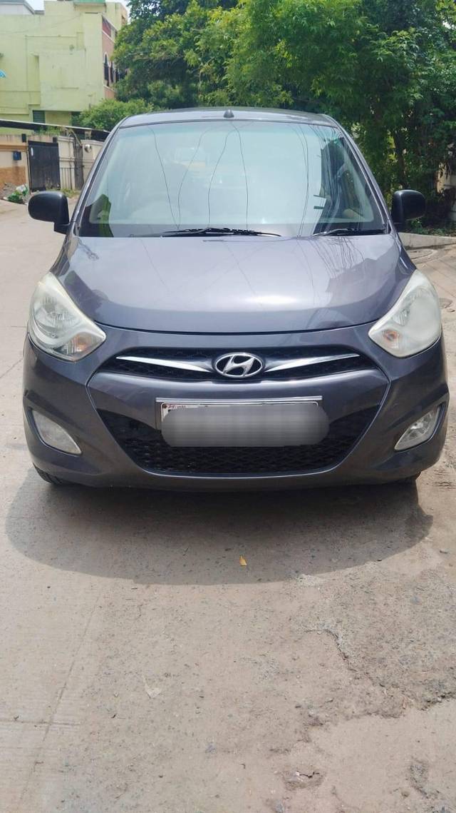https://images10.gaadi.com/usedcar_image/4531072/original/processed_f3b10a60b513229eba48174c0cc92266.jpg?imwidth=6400