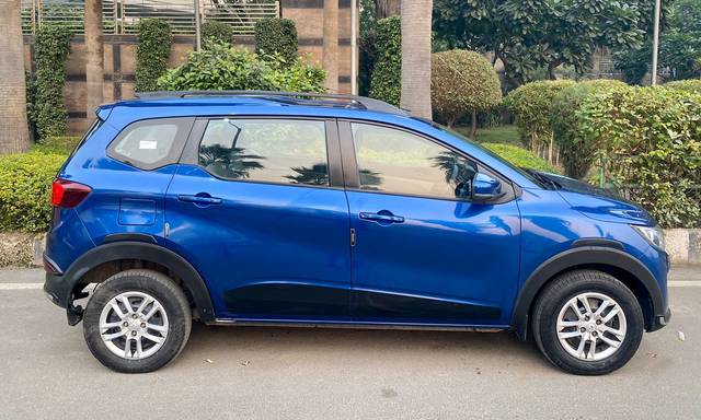 https://images10.gaadi.com/usedcar_image/4531074/original/fc6420ed2573f7838f53ad2bab21b286.jpg?imwidth=6401