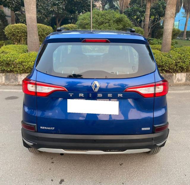 https://images10.gaadi.com/usedcar_image/4531074/original/processed_dcdb636fc280472f184a2983f92d5eaa.jpg?imwidth=6402