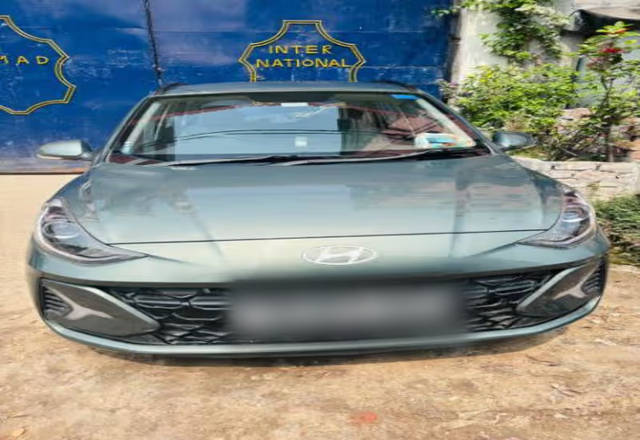 https://images10.gaadi.com/usedcar_image/4531084/original/d9bc0537-e4f7-47e8-87b0-0be1d2a752b4.?imwidth=6400