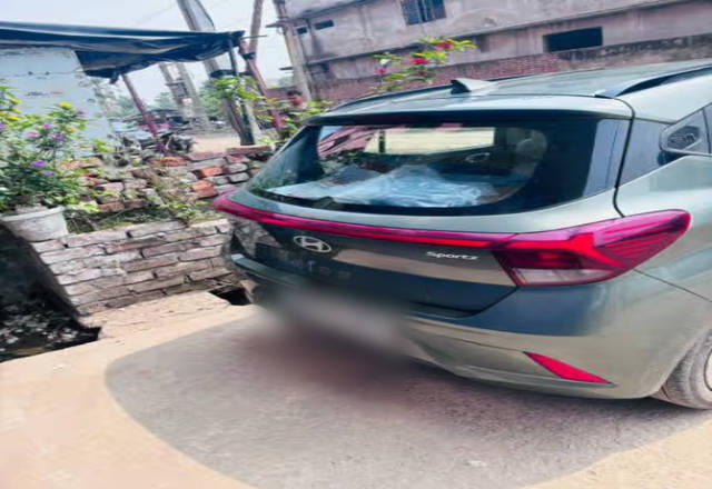 https://images10.gaadi.com/usedcar_image/4531084/original/fd98707a-8eab-49c0-ad19-925d5a508a37.?imwidth=6402