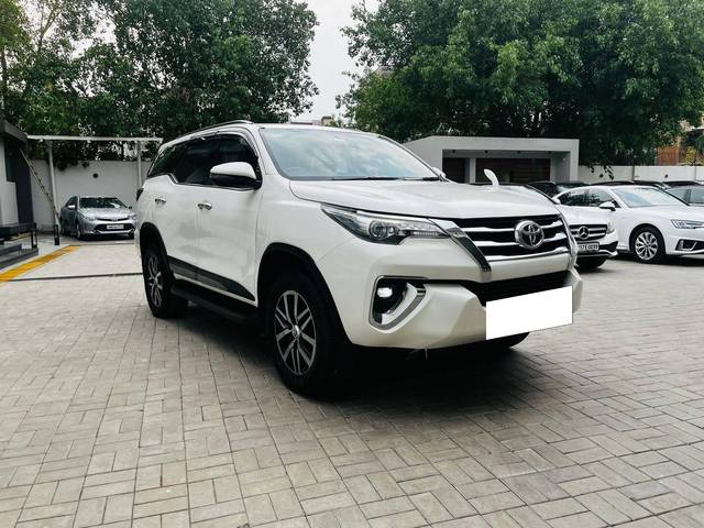 https://images10.gaadi.com/usedcar_image/4531086/original/processed_96e6c3df95c3689c0e787c49b5080162.jpeg?imwidth=6400