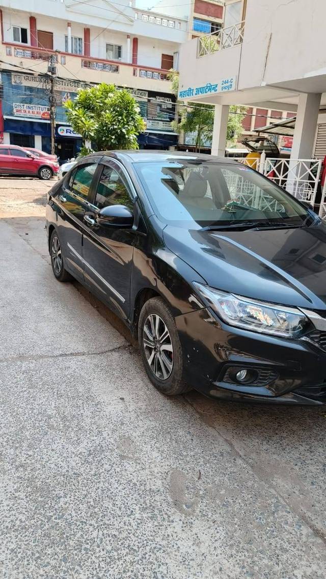 https://images10.gaadi.com/usedcar_image/4531089/original/processed_0bb44edd37a86f7b56262394566e5101.jpg?imwidth=6400