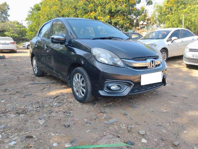 https://images10.gaadi.com/usedcar_image/4531095/original/processed_0d8c8bc44cf9cda37c38d6645b4bf21d.jpg?imwidth=6400