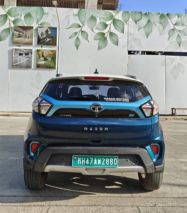https://images10.gaadi.com/usedcar_image/4531103/original/processed_d603a8a74e27e478b92f66c763c535fb.jpg?imwidth=6402
