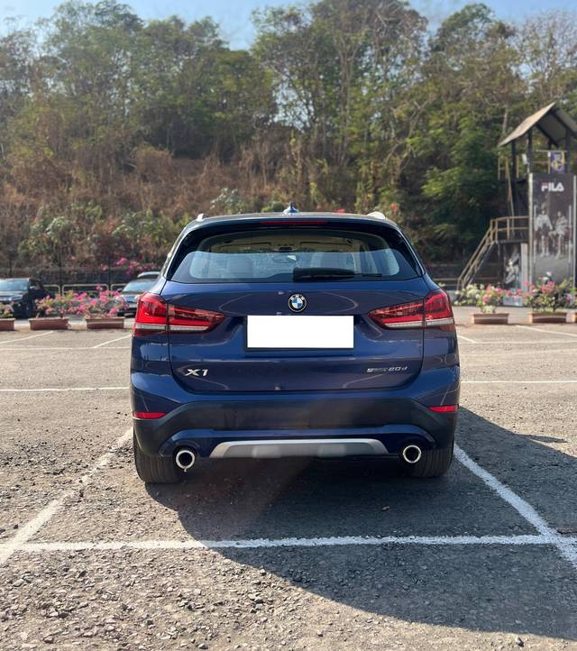 https://images10.gaadi.com/usedcar_image/4531120/original/processed_6db1eca443bc1a3e835ecf1b4f074908.jpeg?imwidth=6402