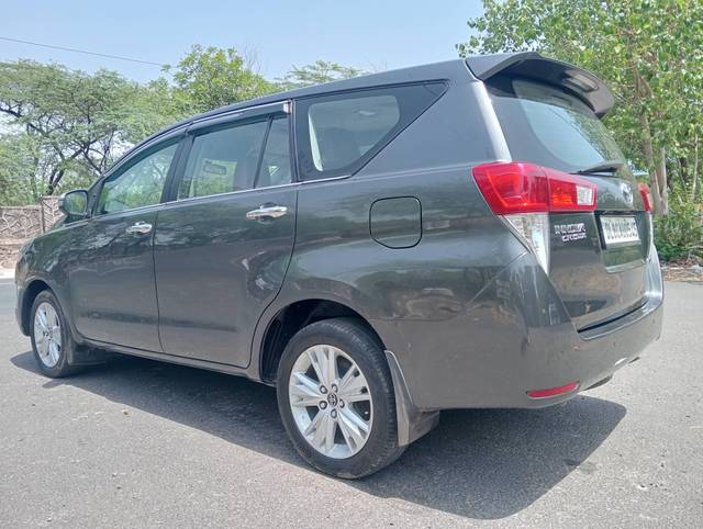 https://images10.gaadi.com/usedcar_image/4531127/original/processed_9054e86093a9f982a005d068fae0e1cc.jpg?imwidth=6402