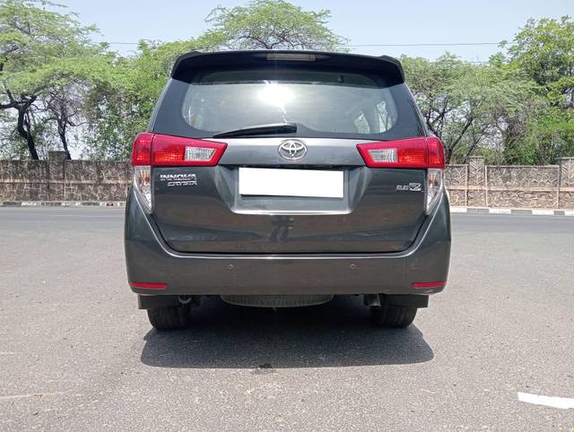 https://images10.gaadi.com/usedcar_image/4531127/original/processed_d3b9d95bc4c74051f269c9cdcf28266b.jpg?imwidth=6401