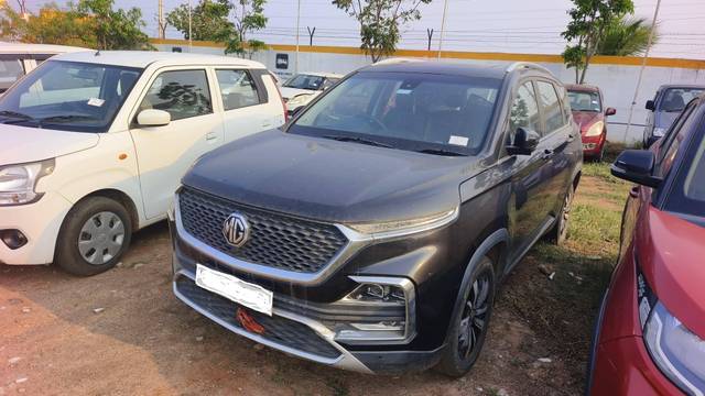 https://images10.gaadi.com/usedcar_image/4531129/original/processed_42b213c2cd6e46c3ec55ea38e5c90fe9.jpg?imwidth=6402