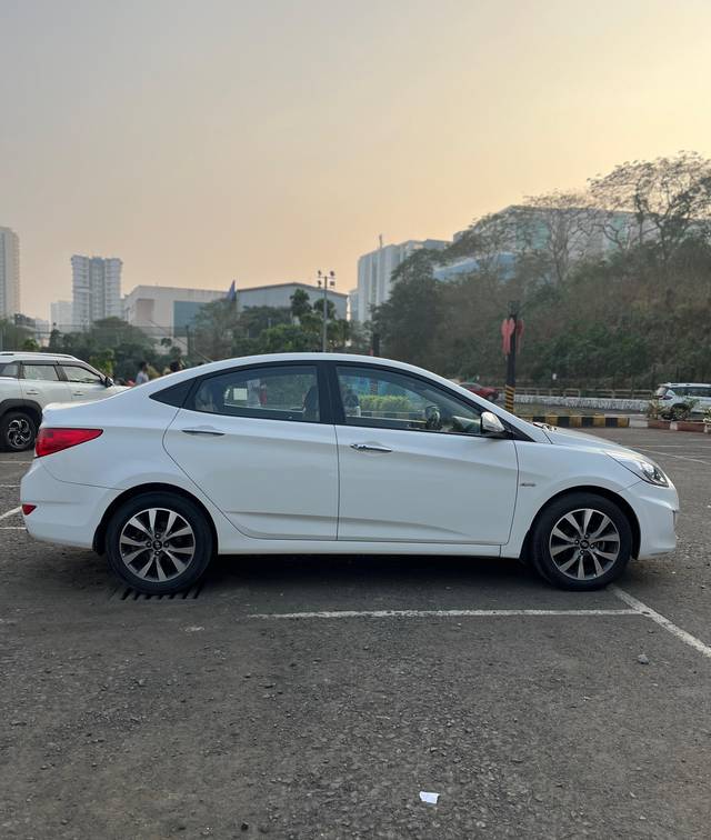 https://images10.gaadi.com/usedcar_image/4531134/original/cba7fa4b006e4f8b2cc3fd82af3520d5.jpg?imwidth=6401