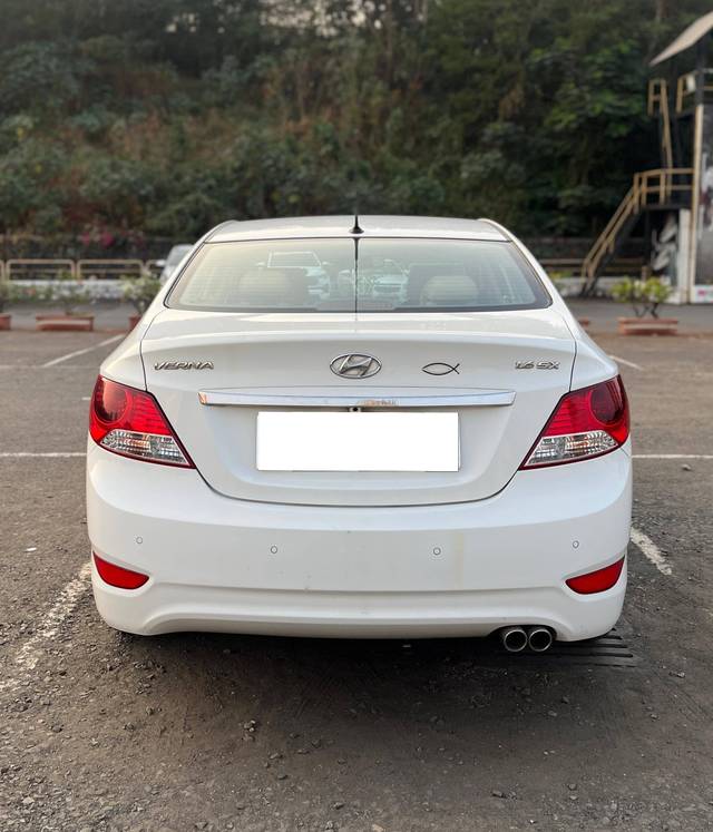 https://images10.gaadi.com/usedcar_image/4531134/original/processed_1ba6bdb9dca497400f95f347be9560aa.jpg?imwidth=6402