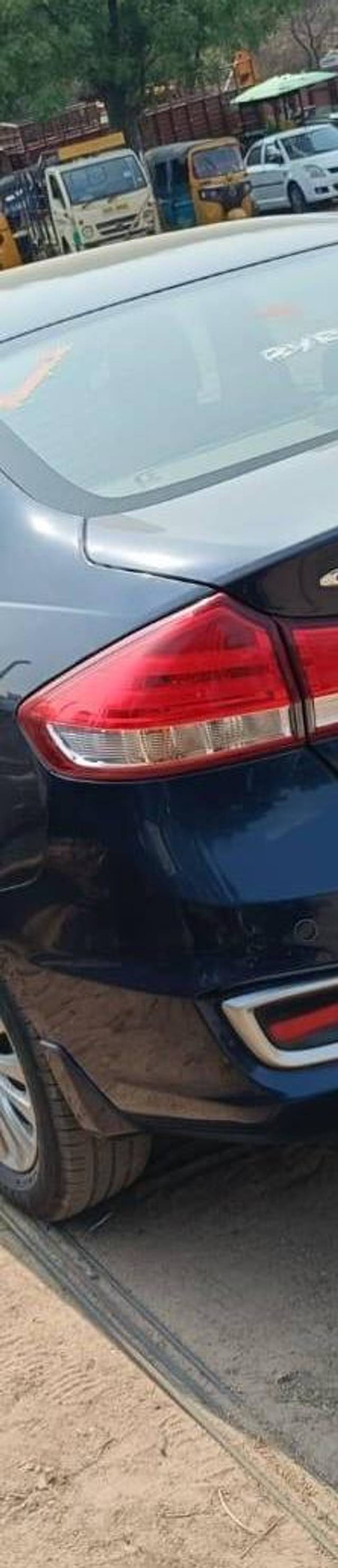 https://images10.gaadi.com/usedcar_image/4531135/original/processed_73304d9fd3963a696286dfbed8c25644.jpg?imwidth=6402