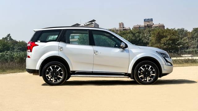 https://images10.gaadi.com/usedcar_image/4531139/original/c1551980a6a35a0f83960faca021934f.jpg?imwidth=6402
