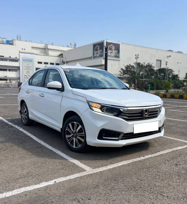https://images10.gaadi.com/usedcar_image/4531144/original/processed_981aaad6392edfc9bb96c29df6f850b8.jpeg?imwidth=6400
